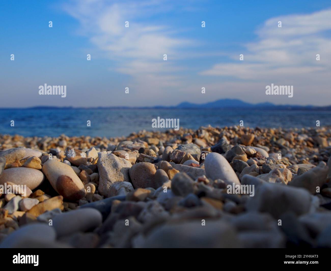 Gros plan d'une plage de galets à Corfou, Grèce Banque D'Images