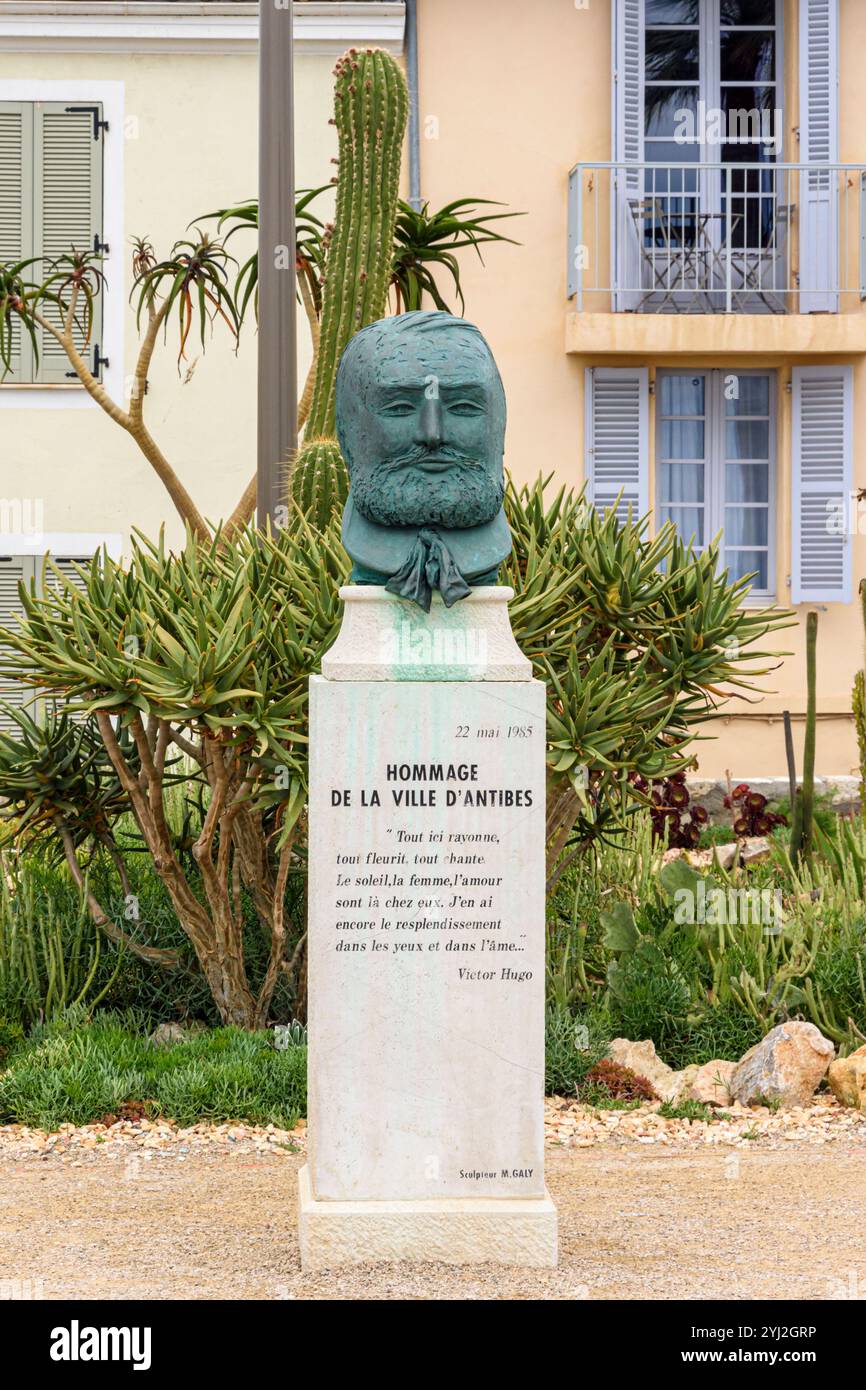 Buste de Victor Hugo, Antibes, Provence-Alpes-Côte d'Azur, France Banque D'Images