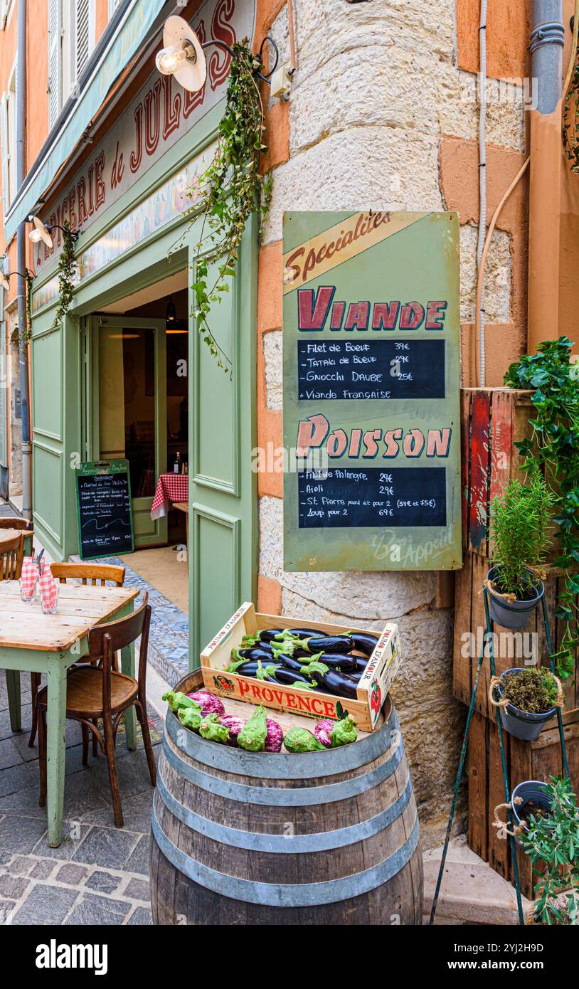 Produits frais hors restaurant bistro chez Jules, Antibes, Provence-Alpes-Côte d'Azur, France Banque D'Images