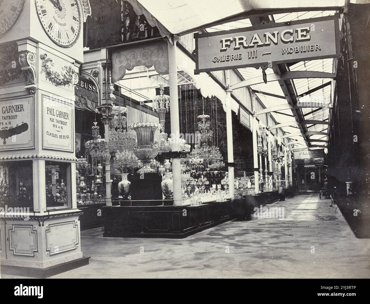 Photo vintage de Paris. Exposition universelle de 1867, Palais France : exposition de cristaux de Baccarat. France. 1867 Banque D'Images