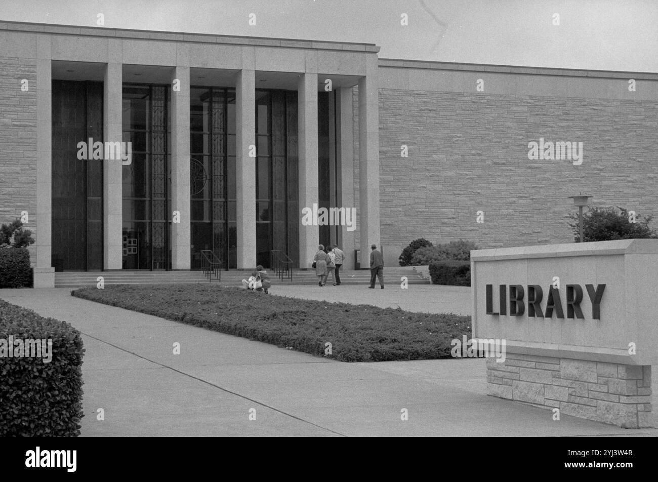 Photo vintage de Eisenhower Museum, Abilene, Kansas (Bibliothèque). ÉTATS-UNIS. 23 juin 1977 Banque D'Images