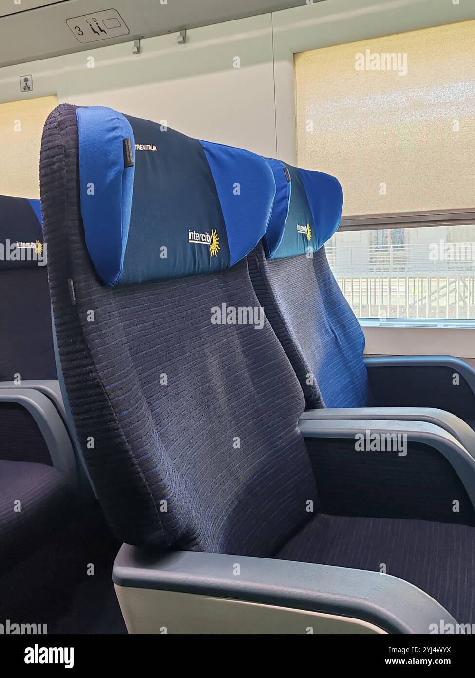 Gênes, Italie - 4 octobre 2024 : à l'intérieur du train Itercity Business Class, Trenitalia Banque D'Images