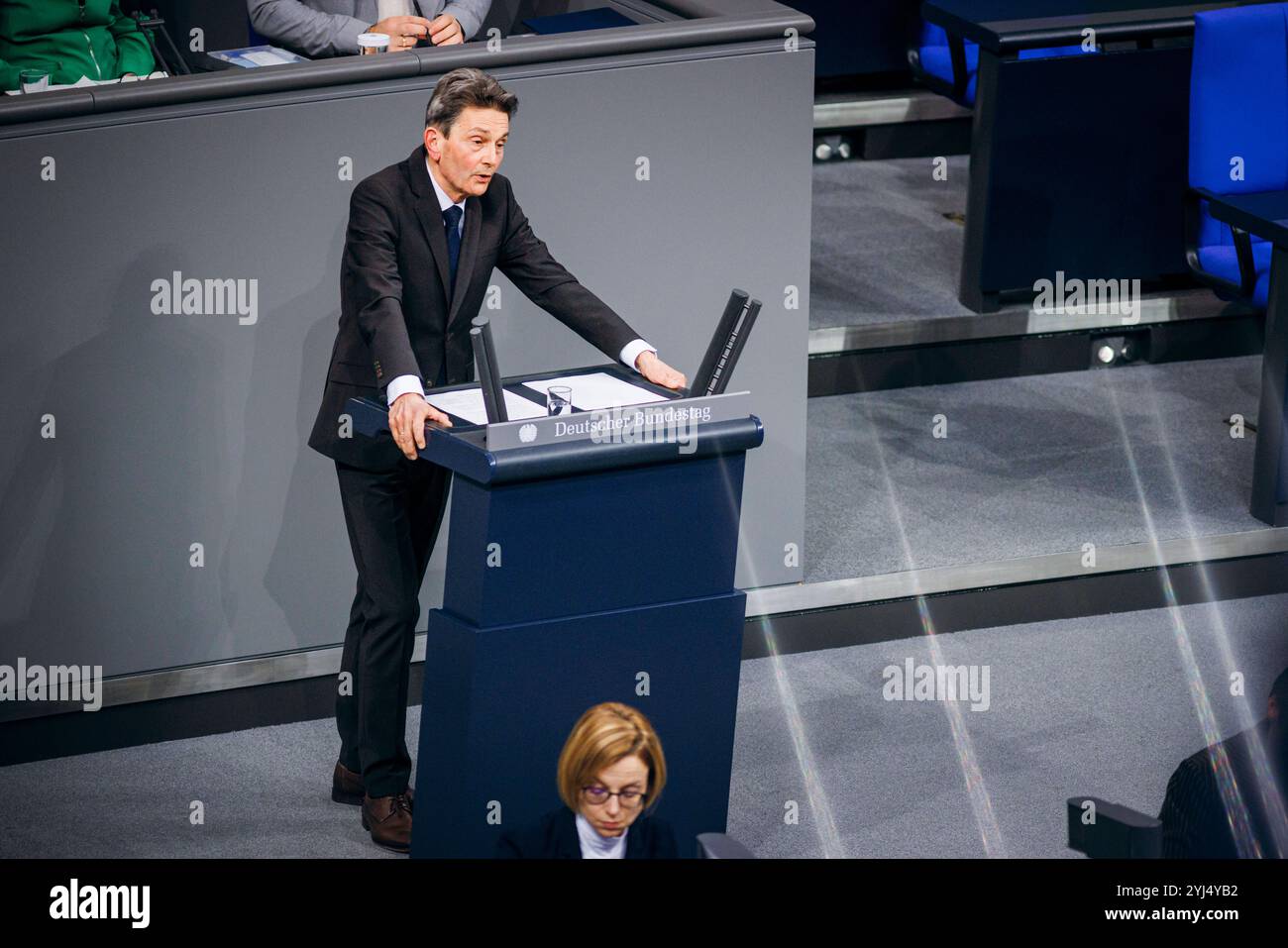 Rolf Muetzenich, SPD, aufgenommen im Rahmen einer Regierungsbefragung im Deutschen Bundestag à Berlin, 13.11.2024. Berlin Deutschland *** Rolf Muetzenich, SPD , enregistré lors d'une enquête gouvernementale au Bundestag allemand à Berlin, 13 11 2024 Berlin Allemagne Copyright : xFelixxZahnx Banque D'Images