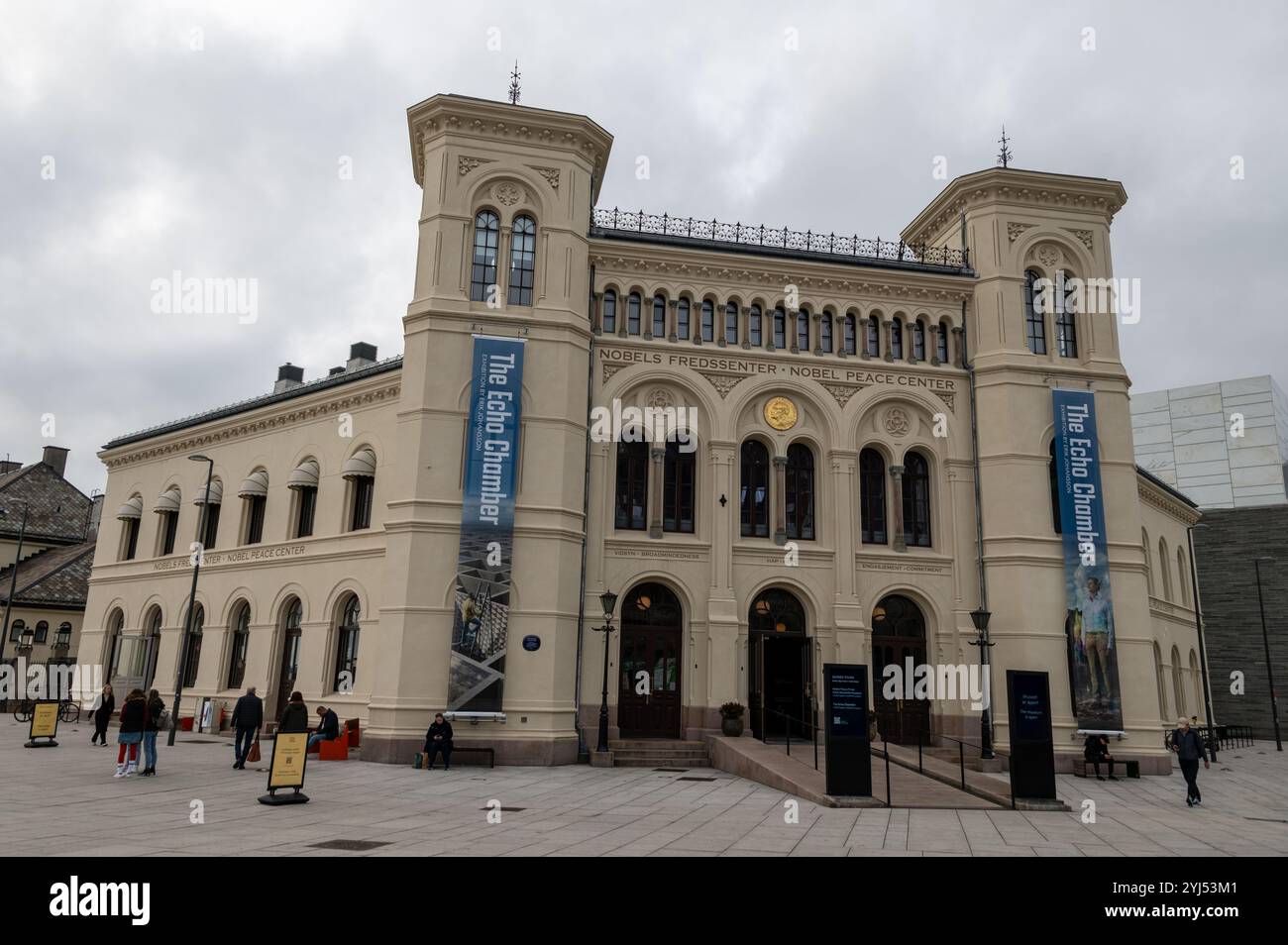 Nobels Freddssentre – Noble Peace Centre sur la plaine Brynjulf Bulls à Oslo, Norvège. C'est une vitrine pour le prix Nobel de la paix et les idéaux qu'il défend Banque D'Images