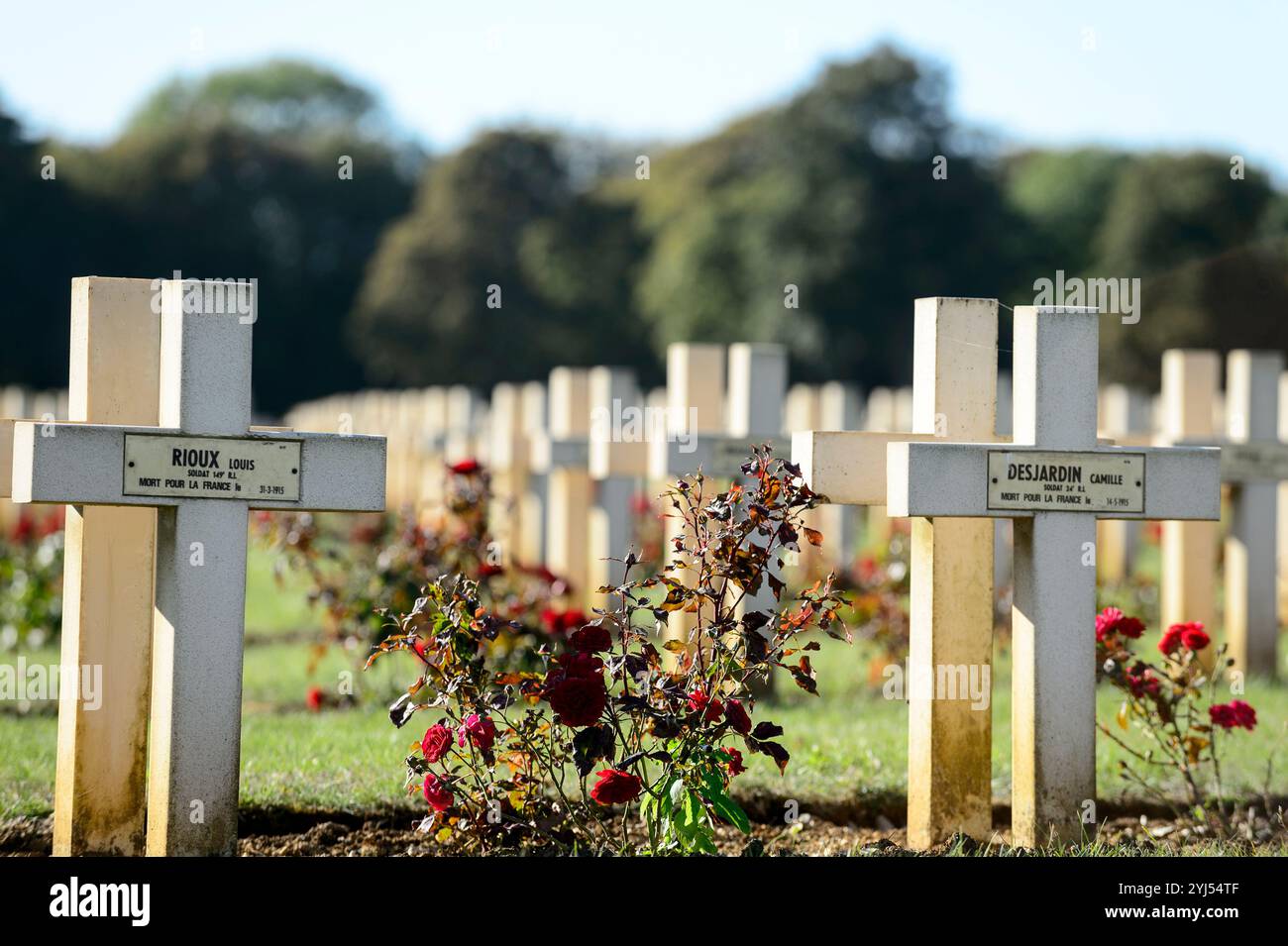 La nécropole nationale notre-Dame-de-Lorette est un cimetière et mémorial militaire français situé sur la colline éponyme, inauguré en 1925, dans la commune Banque D'Images