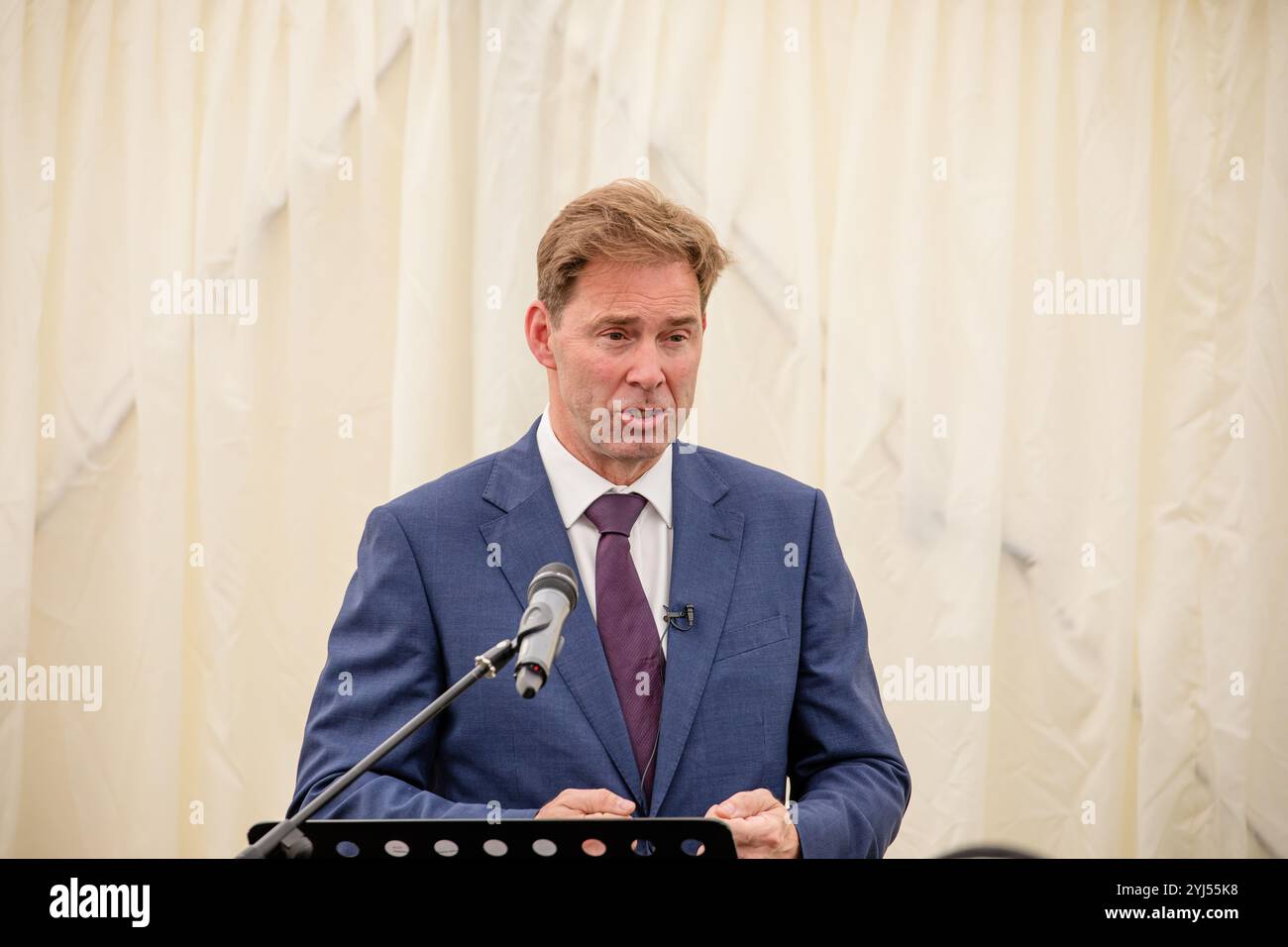 Tobias Ellwood, président du Comité spécial de la Défense de la Chambre des communes, parle à Arundells, Salisbury, d'un « nouvel ordre mondial ». Crédit John Rose/Alamy Banque D'Images