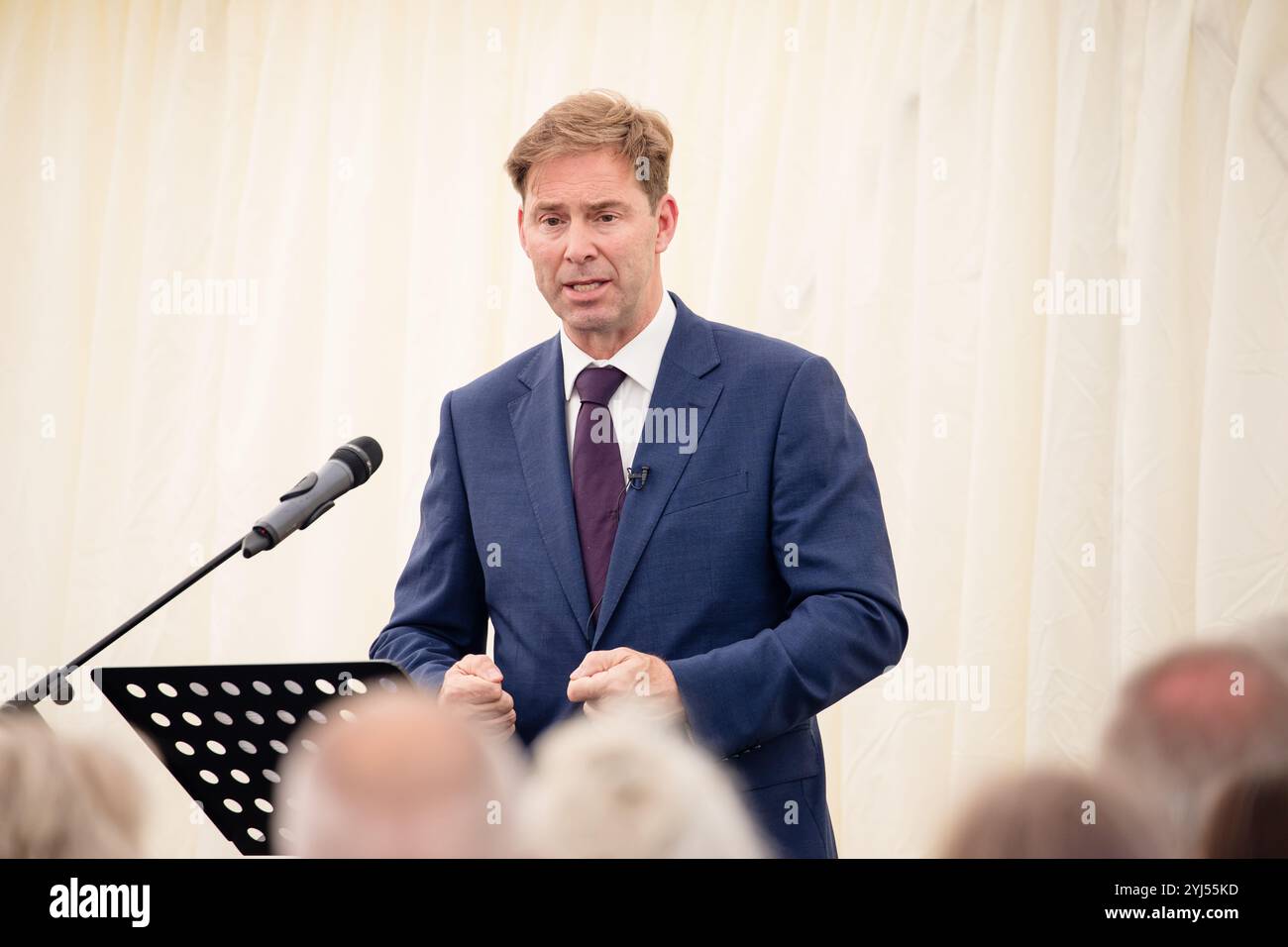 Tobias Ellwood, président du Comité spécial de la Défense de la Chambre des communes, parle à Arundells, Salisbury, d'un « nouvel ordre mondial ». Crédit John Rose/Alamy Banque D'Images