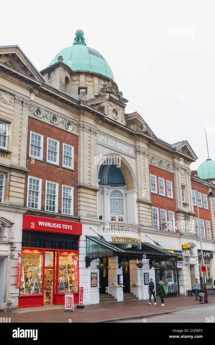 Angleterre, Kent, Tunbridge Wells, l'Opéra historique maintenant un pub et restaurant Wetherspoon Banque D'Images