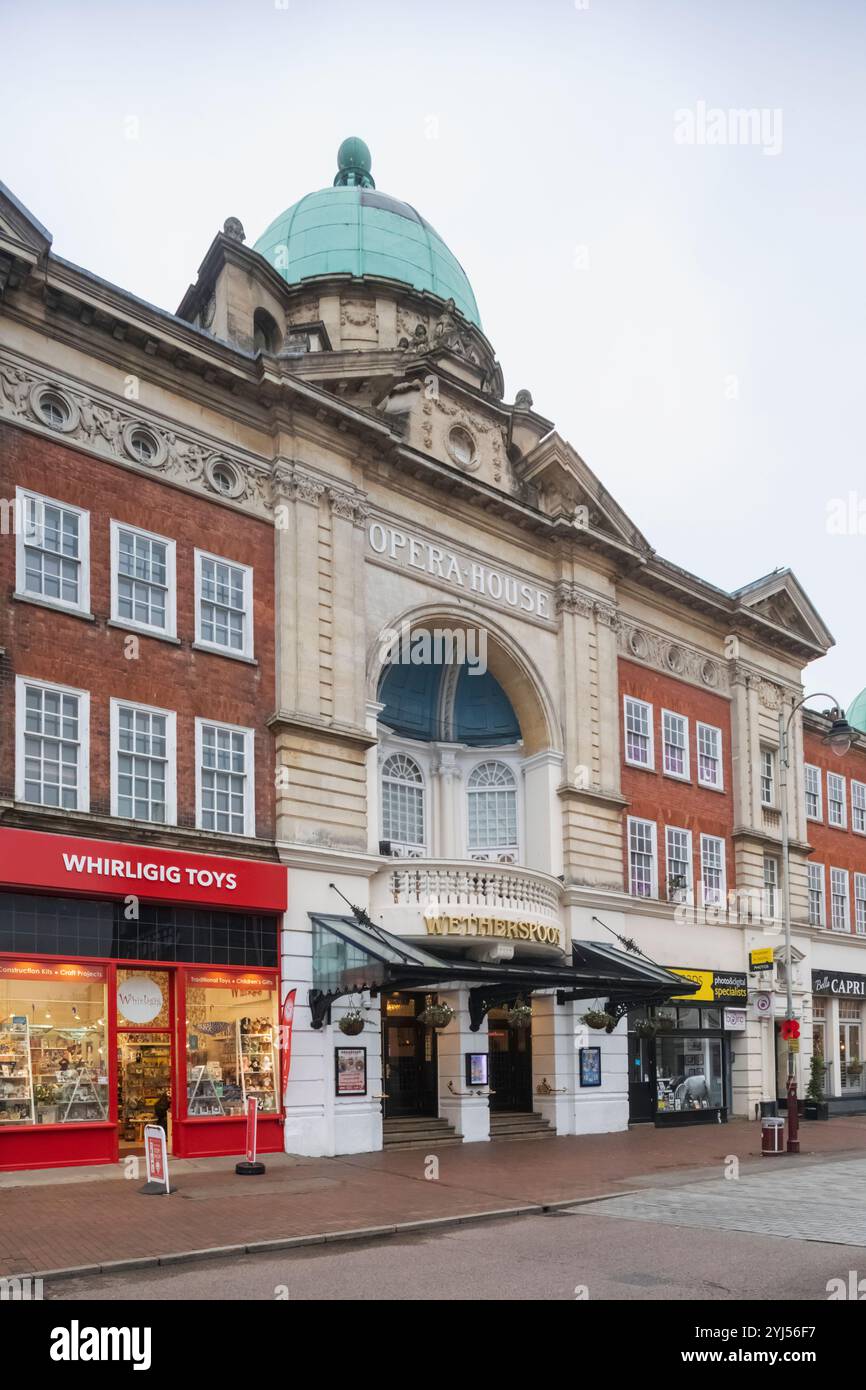 Angleterre, Kent, Tunbridge Wells, l'Opéra historique maintenant un pub et restaurant Wetherspoon Banque D'Images