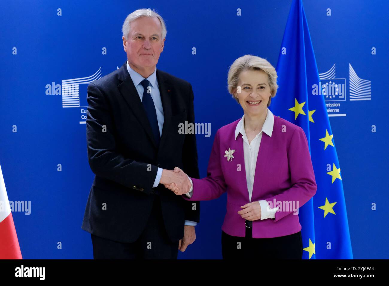 Bruxelles, Belgique. 13 novembre 2024. Ursula von der Leyen, présidente de la Commission européenne, rencontre le premier ministre français Michel Barnier à Bruxelles, en Belgique, le 13 novembre 2024. Crédit : ALEXANDROS MICHAILIDIS/Alamy Live News Banque D'Images