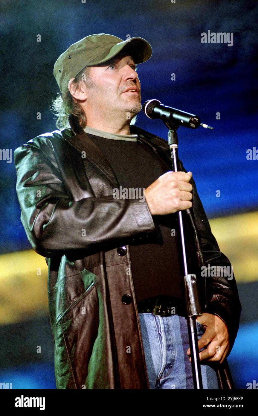 Vérone Italie 08/2001 : Vasco Rossi, chanteur italien, lors du concert live à l’émission de télévision “Festivalbar 2001” Banque D'Images