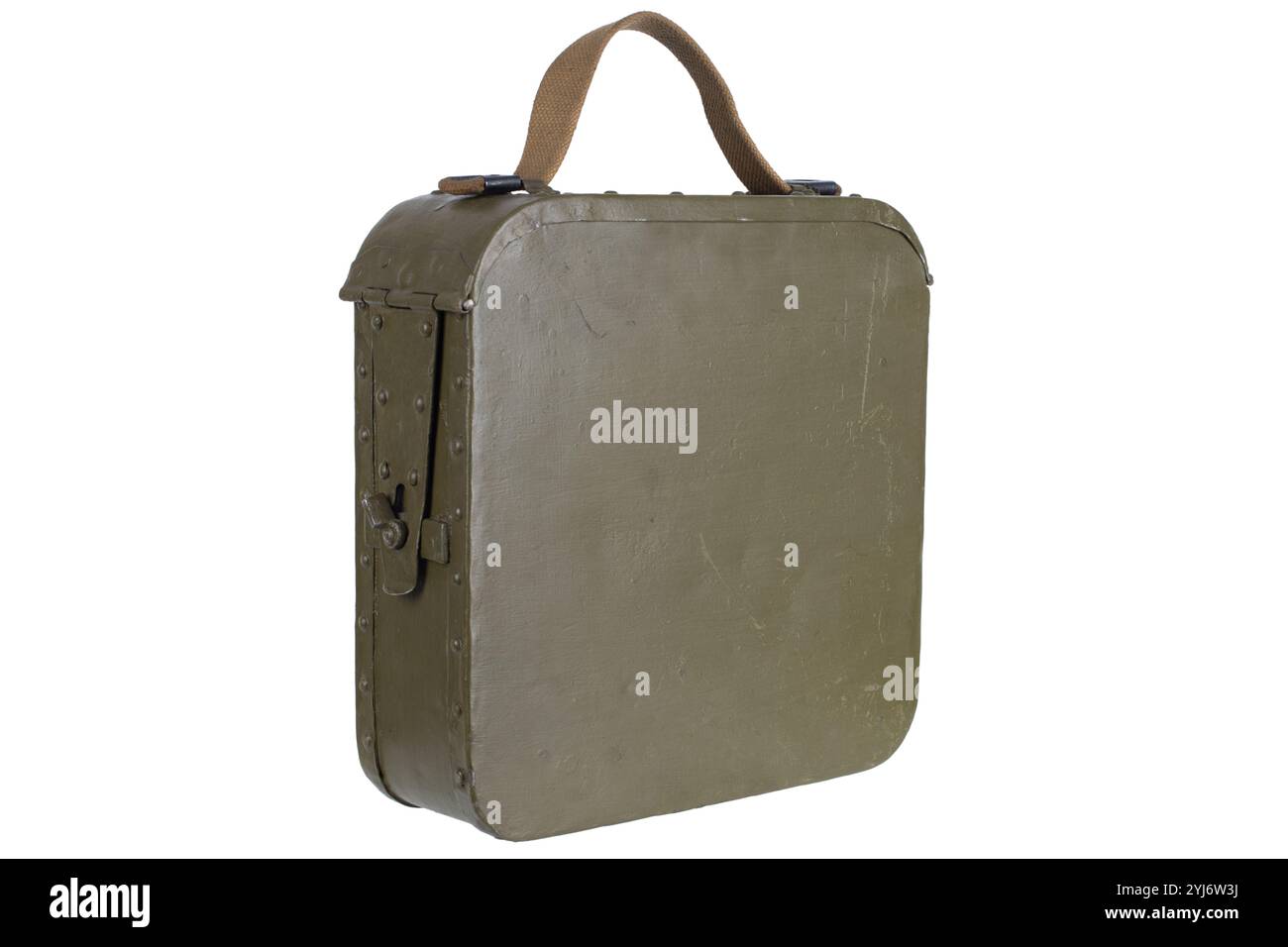 Boîte de munitions vintage Maxim Gun avec des cartouches isolées sur fond blanc Banque D'Images