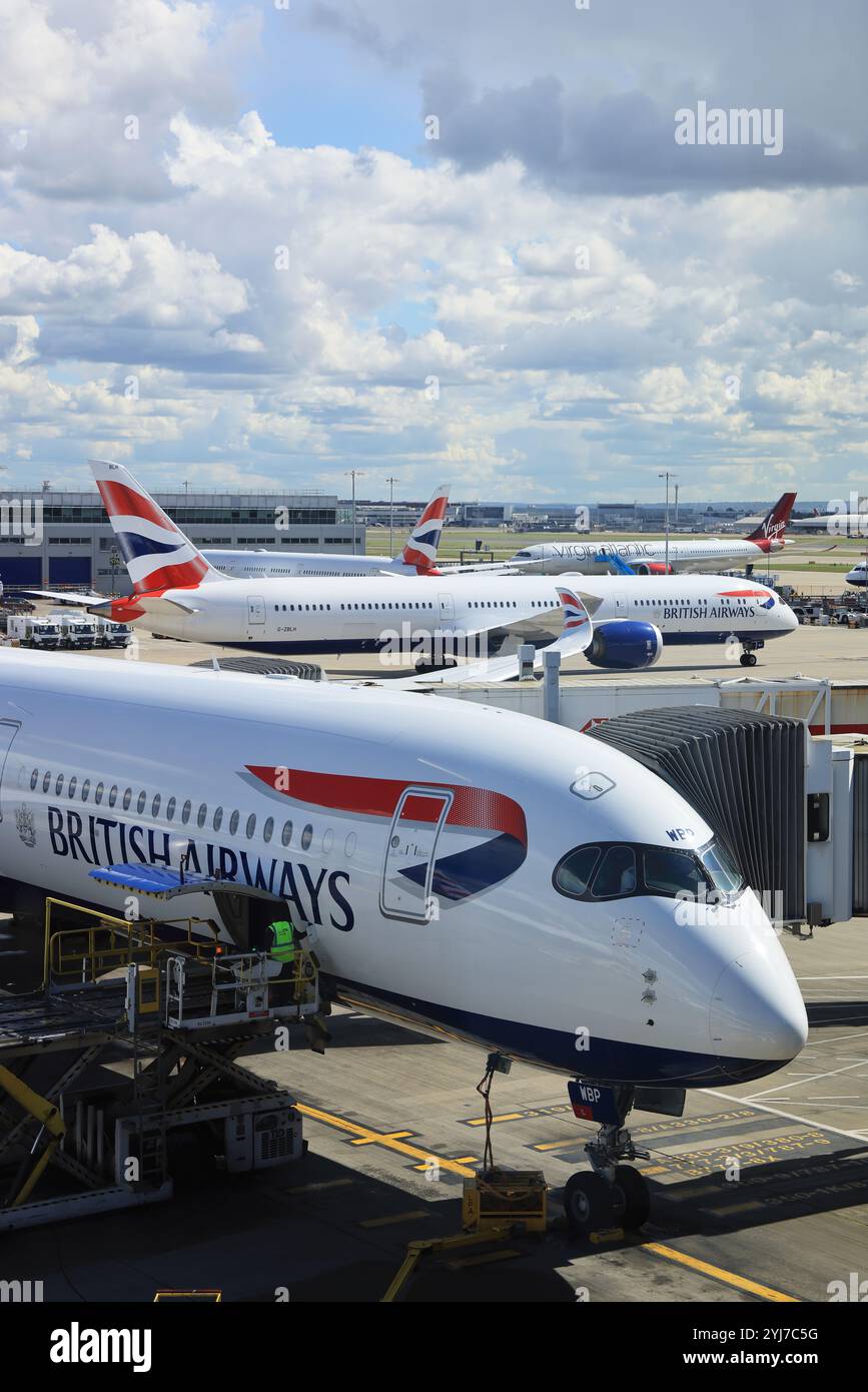 Avions British Airways au sol à l'aéroport d'Heathrow, à l'ouest de Londres, Royaume-Uni Banque D'Images