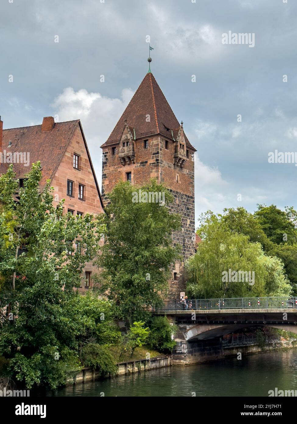 Tour Schuldturm, Hochwasserturm et pont Spitalbrucke - Nuremberg, Bavière, Allemagne Banque D'Images