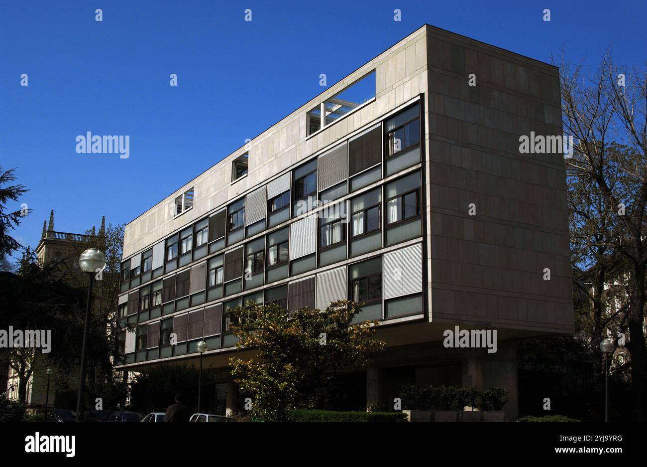 France, Paris. Le Campus de l'Université internationale. Le pavillon suisse. Bâtiment conçu par le Corbusier (1887-1965) et Pierre Jeanneret (1896-1967) entre 1930 et 1931. Il a été inauguré en juillet 1933. Vue extérieure. Banque D'Images