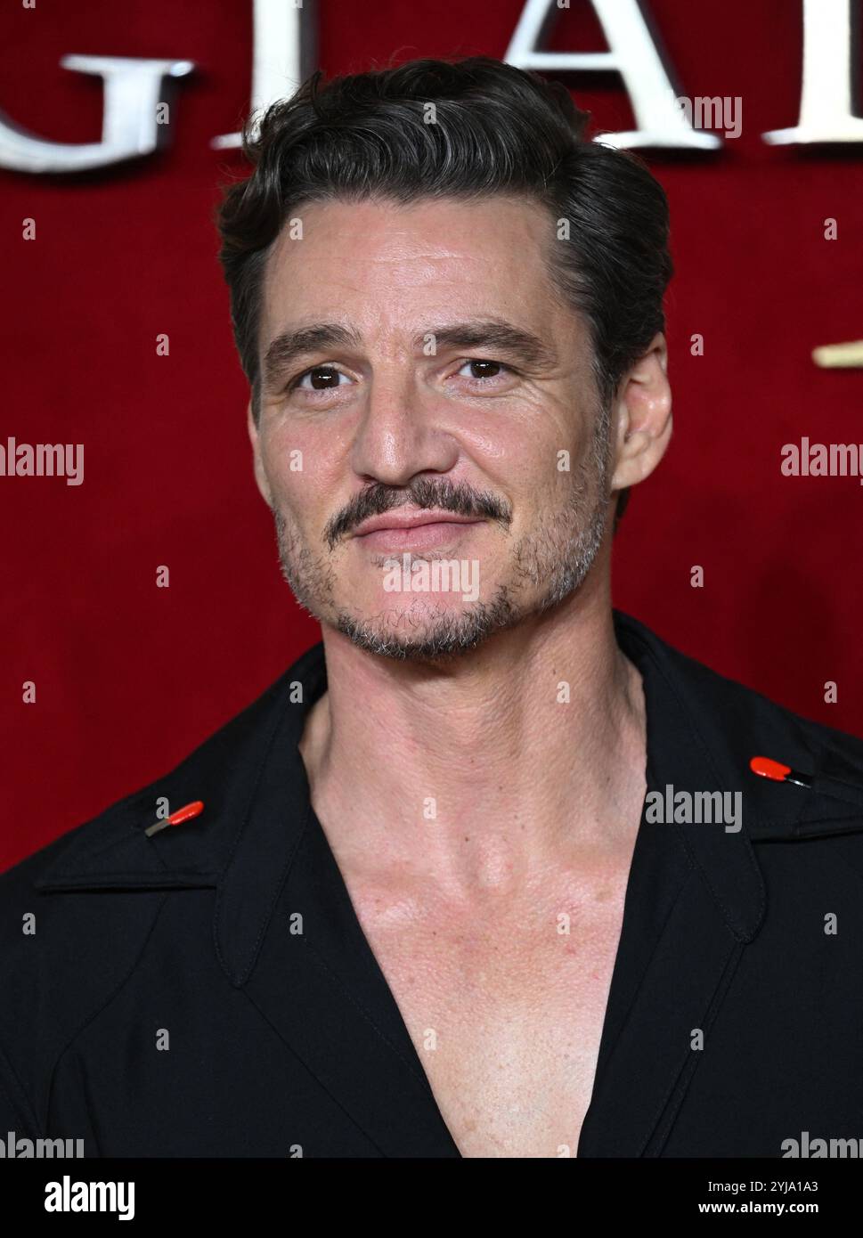 Londres, Royaume-Uni. 13 novembre 2024. Pedro Pascal à la première mondiale de Gladiator II, Leicester Square le 13 novembre 2024 à Londres, Royaume-Uni. Photo de Stuart Hardy/ABACAPRESS. COM Credit : Abaca Press/Alamy Live News Banque D'Images