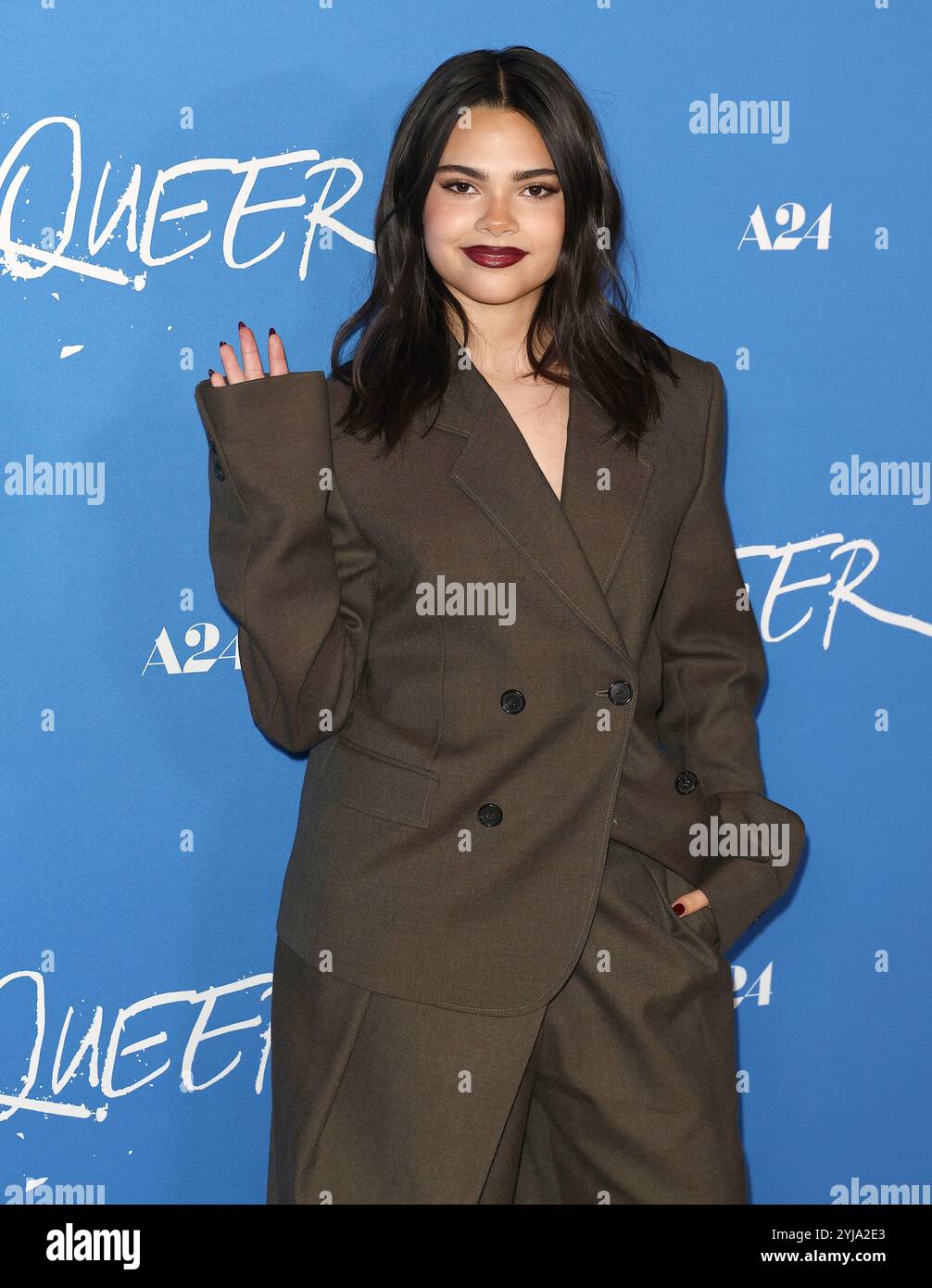 Los Angeles, États-Unis. 13 novembre 2024. Ariana Greenblatt arrive à la première de QUEER à Los Angeles qui se tient au DGA Theater à Los Angeles, CA le mercredi 13 novembre 2024. (Photo de Juan Pablo Rico/Sipa USA) crédit : Sipa USA/Alamy Live News Banque D'Images