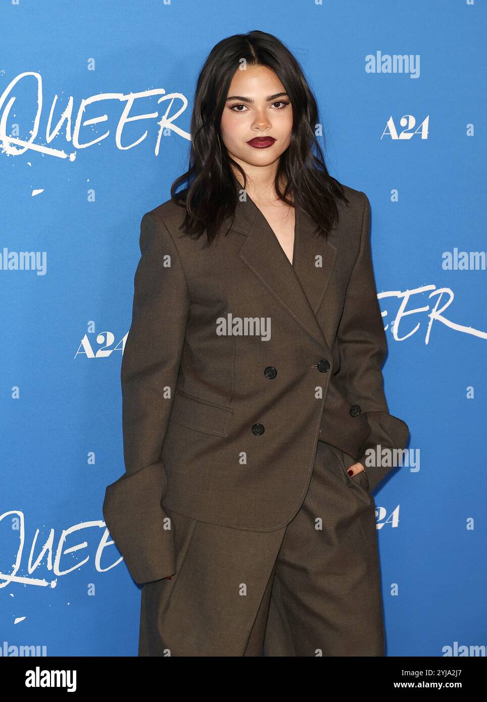 Los Angeles, États-Unis. 13 novembre 2024. Ariana Greenblatt arrive à la première de QUEER à Los Angeles qui se tient au DGA Theater à Los Angeles, CA le mercredi 13 novembre 2024. (Photo de Juan Pablo Rico/Sipa USA) crédit : Sipa USA/Alamy Live News Banque D'Images