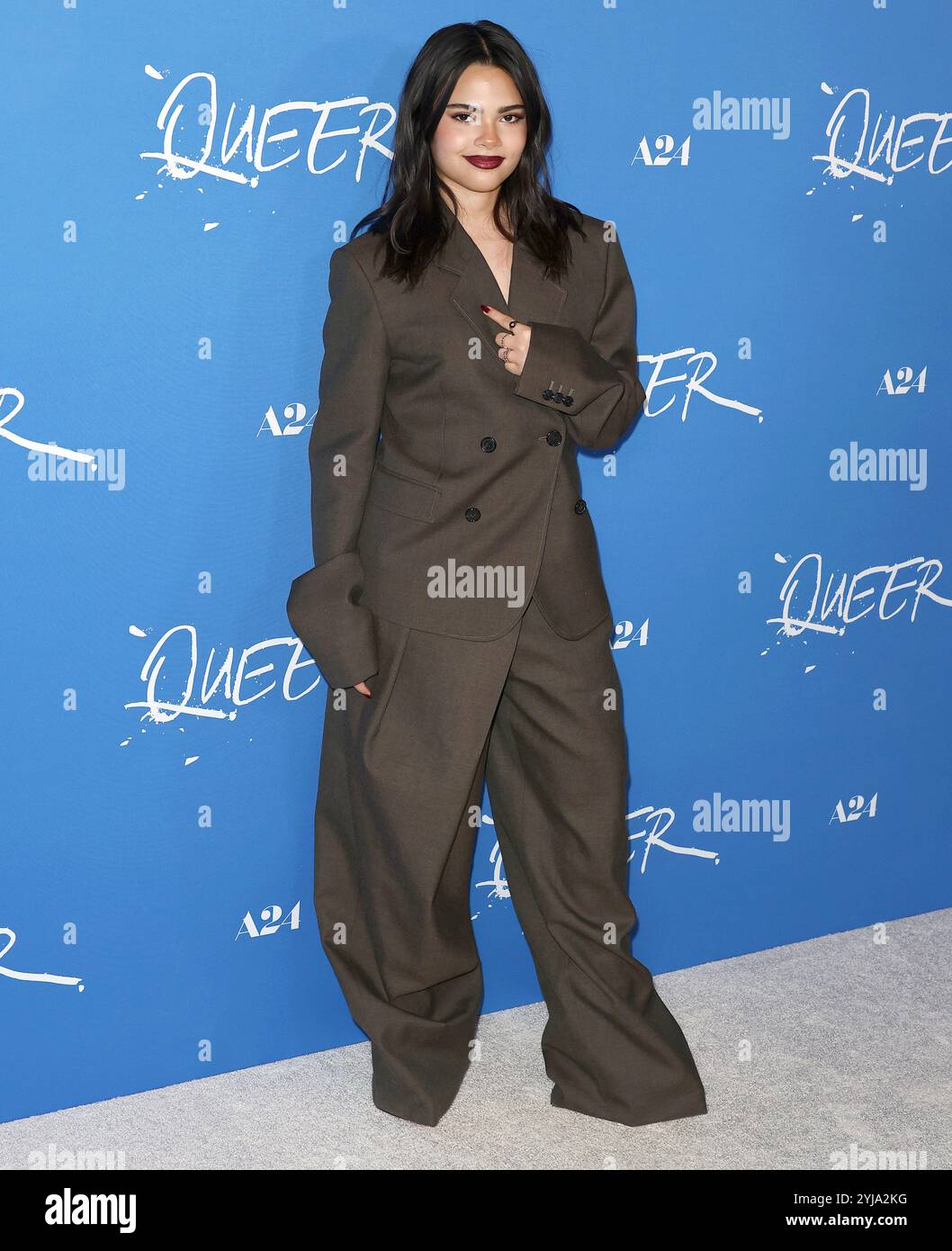Los Angeles, États-Unis. 13 novembre 2024. Ariana Greenblatt arrive à la première de QUEER à Los Angeles qui se tient au DGA Theater à Los Angeles, CA le mercredi 13 novembre 2024. (Photo de Juan Pablo Rico/Sipa USA) crédit : Sipa USA/Alamy Live News Banque D'Images