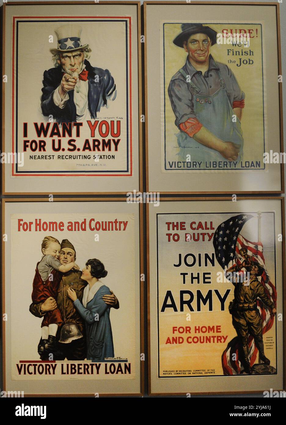 La Première Guerre mondiale affiche pour le recrutement et des obligations de guerre. 'Je veux que vous pour Usa armée' 1917 par James Montgomery Flagg. 'Sure ! Nous allons terminer le travail". En 1918, Gerrit Albertus Beneker. "Pour la maison et le pays". 1918 par Everitt Alfred Orr. 'L'appel de doty. Inscrivez-vous l'armée'. 1914/18. Deutsches Historisches Museum. Berlin. L'Allemagne. Banque D'Images