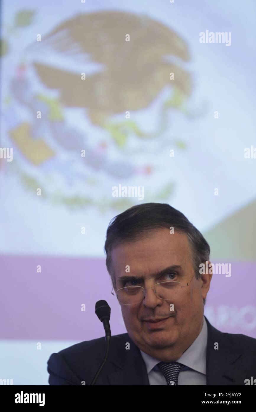 Mexico, Mexique. 13 novembre 2024. Marcelo Ebrard, secrétaire à l’économie, lors de son discours dans le cadre du Séminaire international « L’Amérique du Nord : ce qui nous attend », où il a parlé de l’avenir de l’Accord de libre-échange nord-américain (ALENA) avec le président américain Donald Trump. Le 13 novembre 2024 à Mexico, Mexique. (Photo de Ian Robles/Eyepix Group/SIPA USA) crédit : SIPA USA/Alamy Live News Banque D'Images