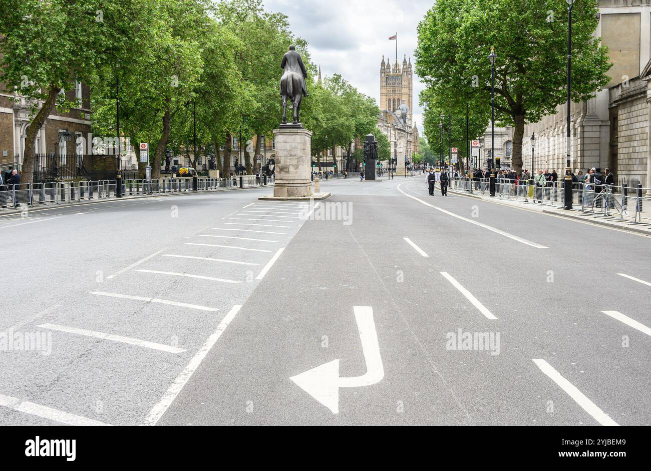 Londres, Royaume-Uni. Whitehall a fermé à la circulation avant une cérémonie au cénotaphe Banque D'Images