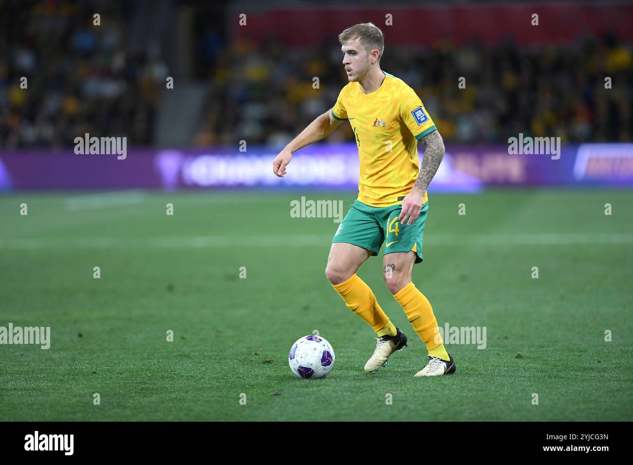 MELBOURNE, AUSTRALIE. 14 novembre 2024. Sur la photo : Riley McGree de l'Australie lors du Groupe C Australie vs Arabie Saoudite AFC World Cup Qualifiers 3ème tour au stade rectangulaire de Melbourne à AAMI Park le 14 novembre 2024. Crédit : Karl Phillipson/Alamy Live News Banque D'Images