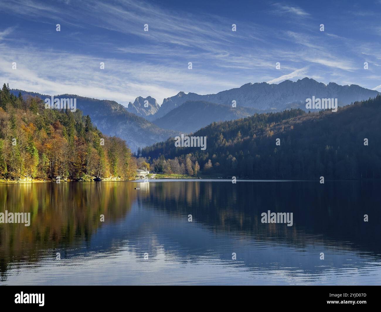 Ambiance automnale au lac Hechtsee près de Kufstein, derrière Wilder Kaiser, Tyrol, Autriche, Europe Banque D'Images