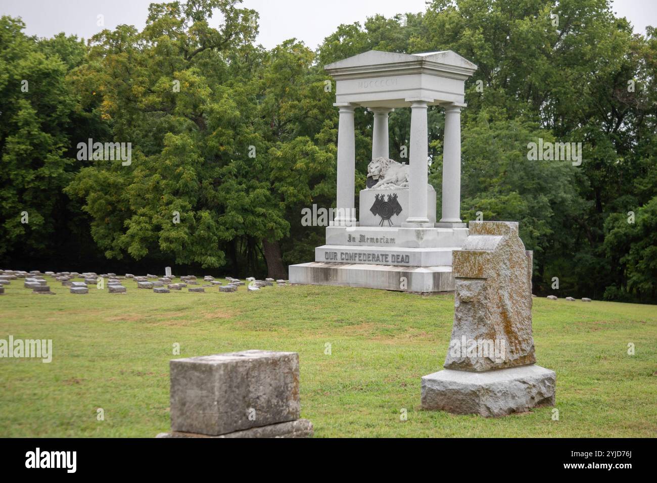 Higginsville, Missouri - cimetière confédéré sur le site historique de l'État Confederate Memorial. Après la guerre de Sécession, le site abrite la Confédération Banque D'Images