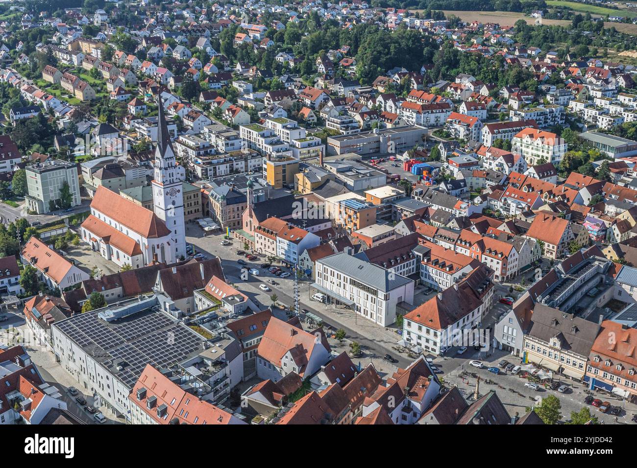 Die oberbayerische Kreisstadt Pfaffenhofen an der ILM von oben Blick auf Pfaffenhofen an der ILM im Hopfenland Hallertau in Bay *** haute-Bavière Banque D'Images