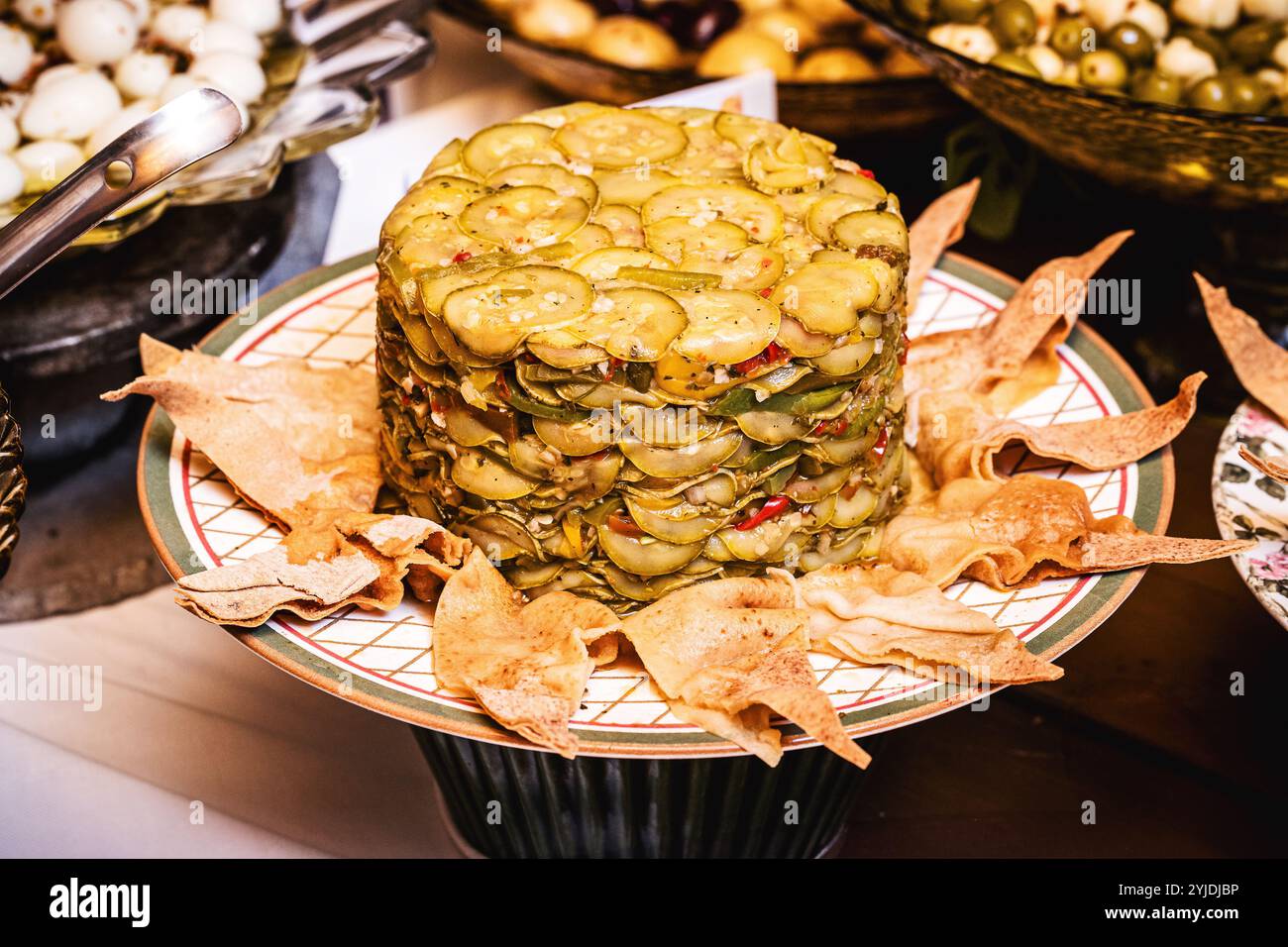 tour de légumes gratin, courgettes brésiliennes, apéritif froid servi aux buffets et mariages au Brésil Banque D'Images