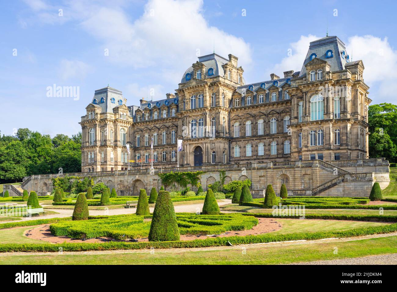 Le Bowes Museum, une galerie d'art dans la ville de Barnard Castle County Durham Angleterre GB Europe Banque D'Images