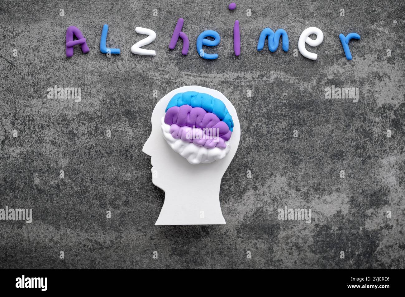 Problèmes de santé mentale, maladie d'Alzheimer, changements de comportement, transformation cérébrale. vue de dessus. . Photo de haute qualité Banque D'Images