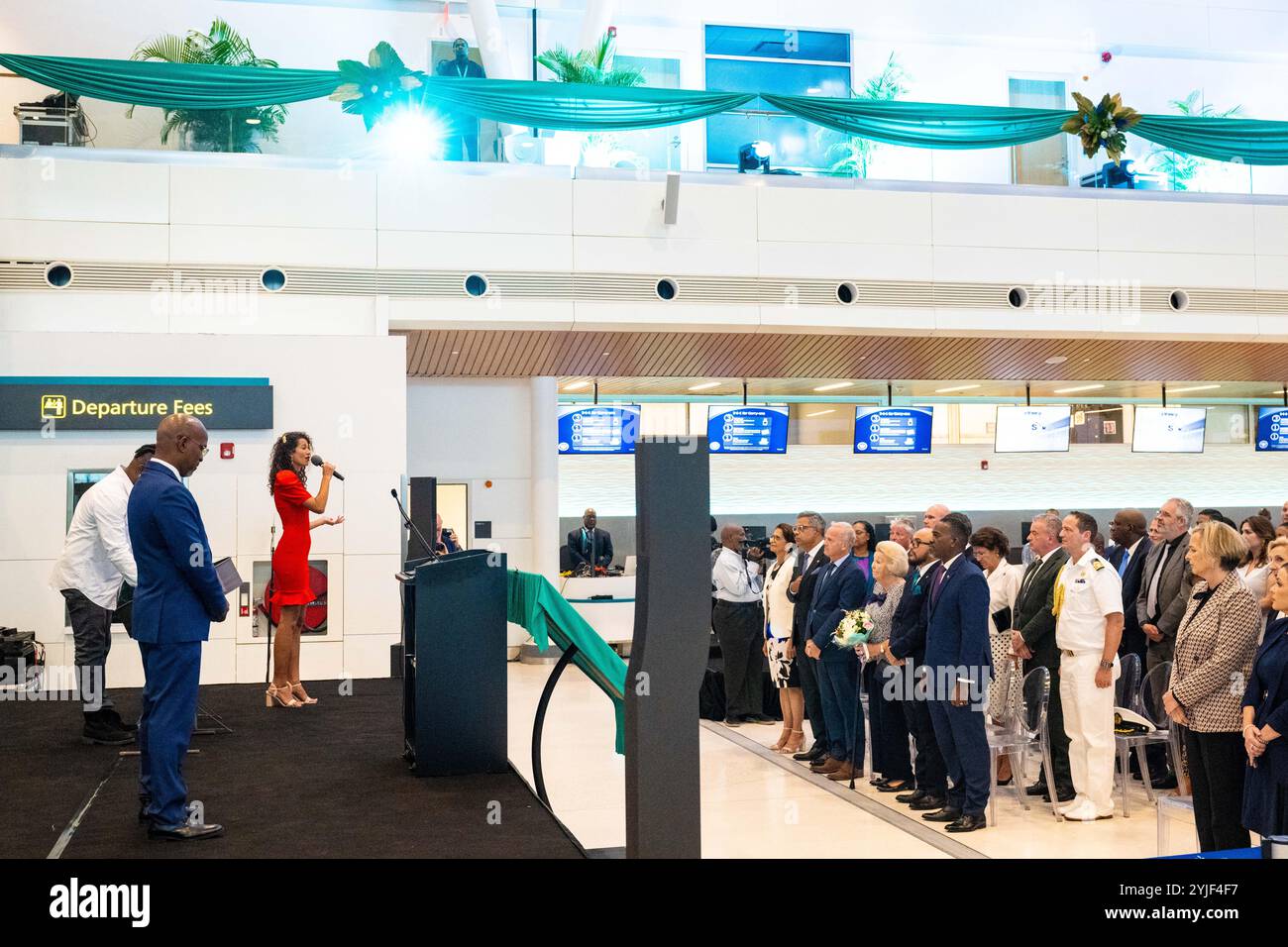 Philipsburg, pays-Bas, 2024-11-14 16:25:05 SINT MAARTEN, 14-11-2024, Princesse Juliana AirportPrincesse Beatrix visite Sint Maarten et Saba. La visite porte sur le travail de la Dutch Caribbean nature Alliance (DCNA) et les initiatives sociales dans les îles. PHOTO : NLBeeldDans la photo : réouverture du bâtiment de l'aéroport international Princess Juliana crédit : NL Beeld / Patrick van EMST / Alamy Live News Banque D'Images