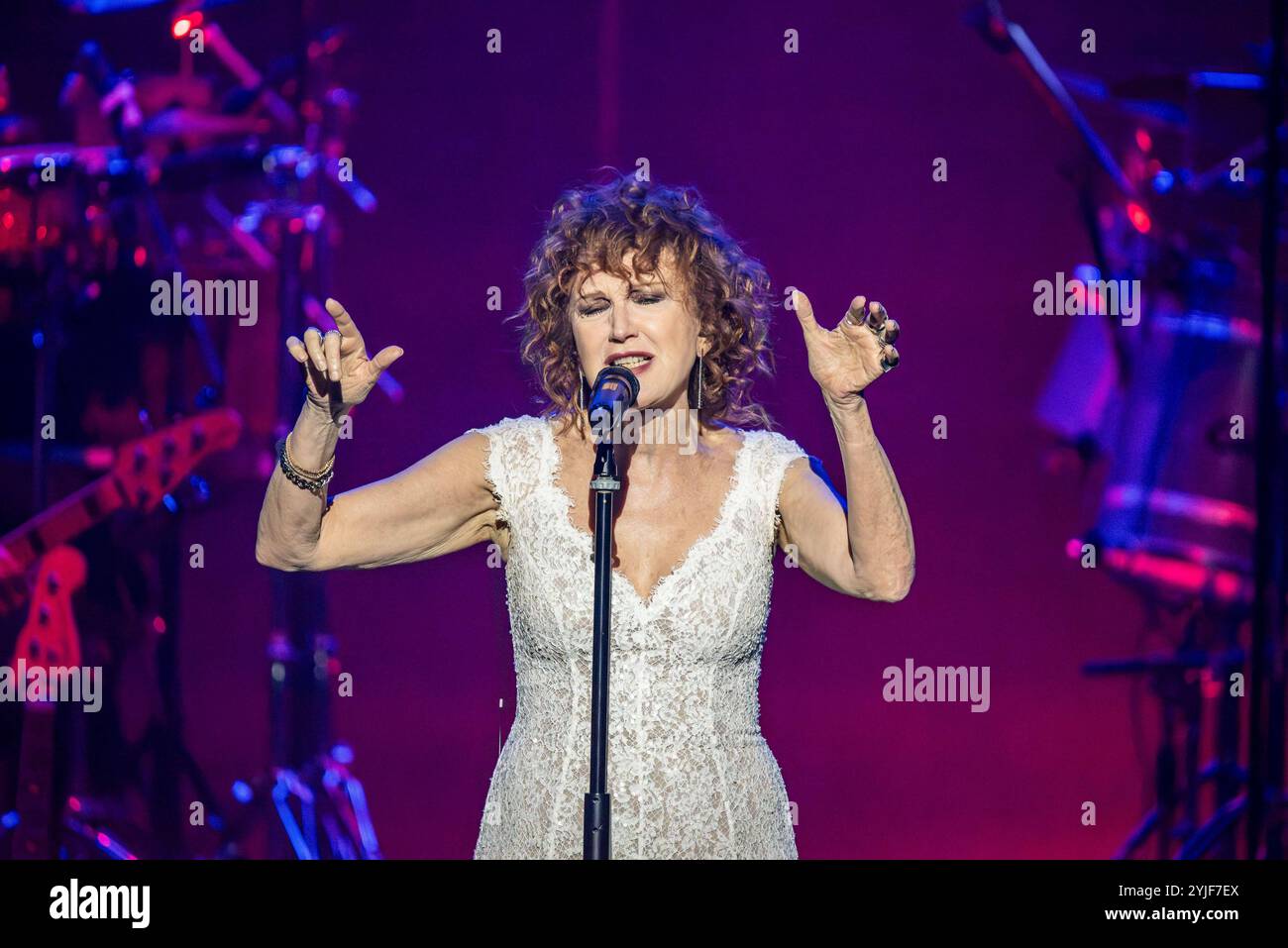 Concert de musique de chanteur italien - Fiorella Mannoia - Fiorella Sinfonica Live con Orchestra Fiorella Mannoia Parma Teatro Regio Italie Copyright : xMirkoxFava/TSCKx/xLiveMediax LPM_1610720 Banque D'Images