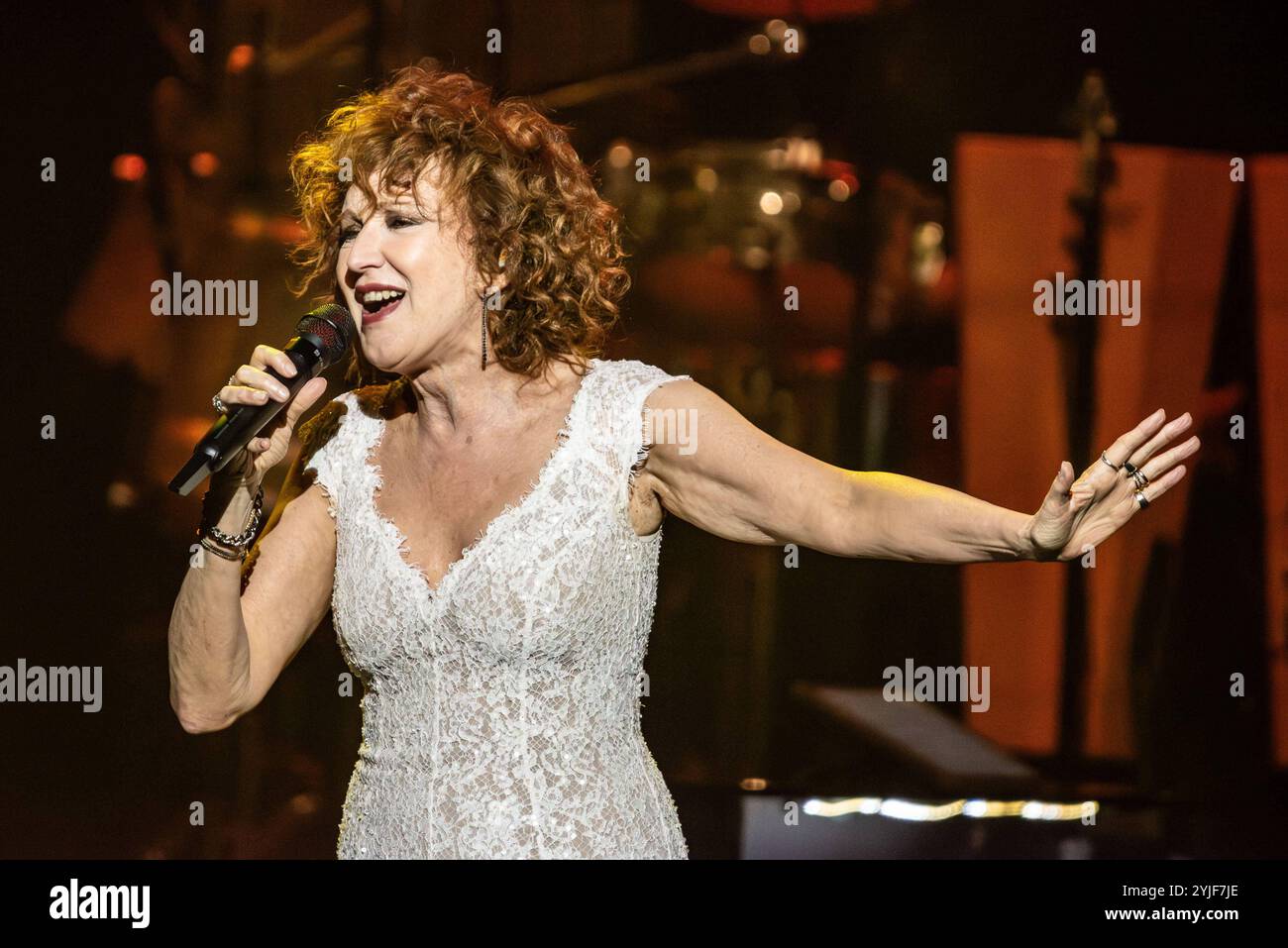 Concert de musique de chanteur italien - Fiorella Mannoia - Fiorella Sinfonica Live con Orchestra Fiorella Mannoia Parma Teatro Regio Italie Copyright : xMirkoxFava/TSCKx/xLiveMediax LPM 1610734 Banque D'Images