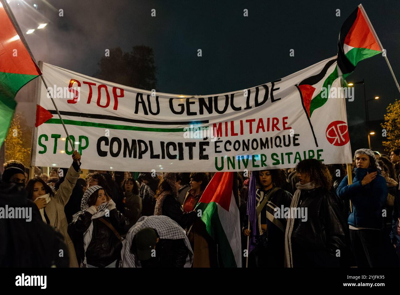 Paris, France. 14 novembre 2024. Manifestation pro-palestinienne sur la place du Front populaire contre le match de football de l'UEFA Nations League entre la France et Israël au stade de France, crédit : Fabienne Koch/Alamy Live News Banque D'Images