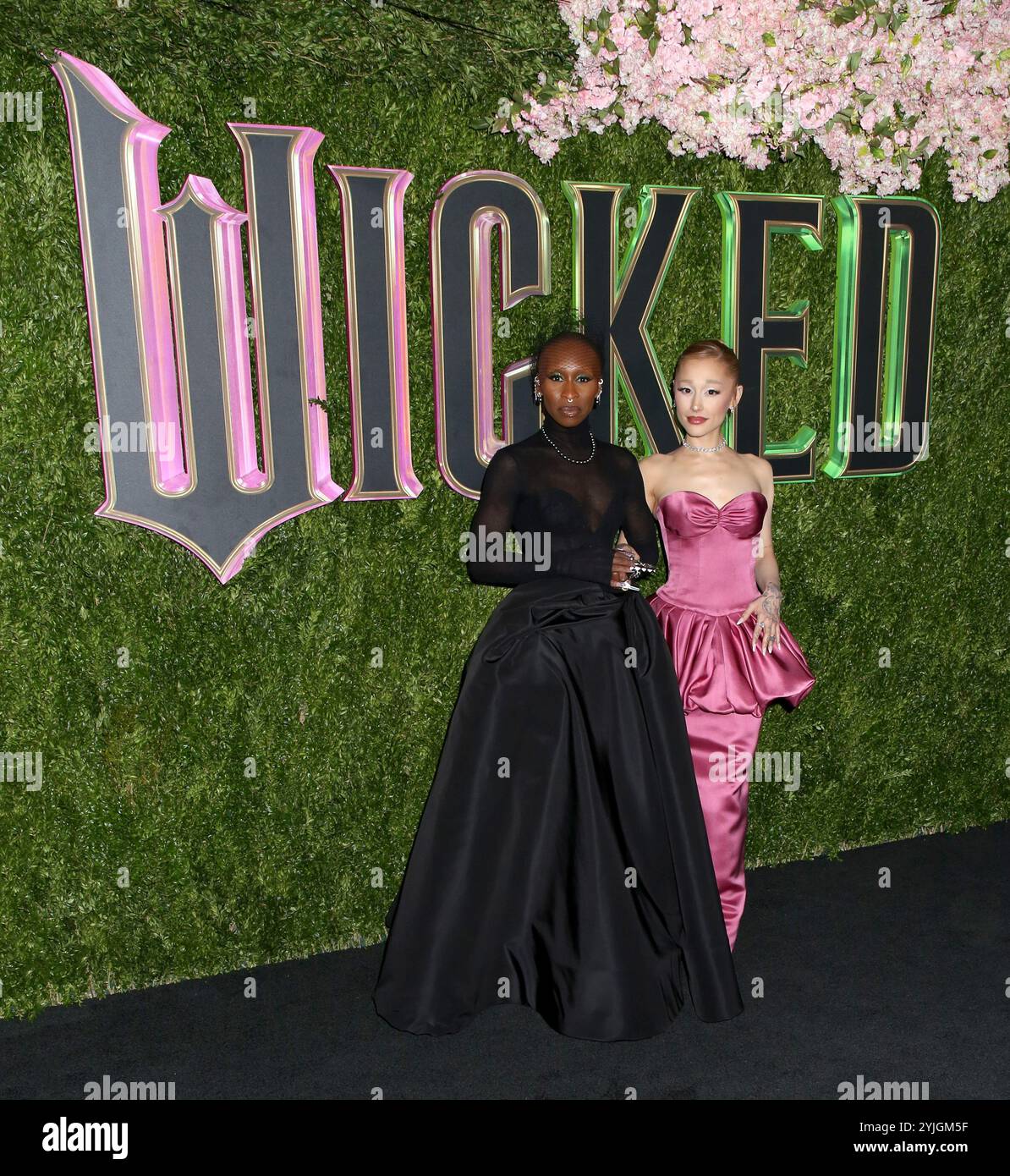 New York, États-Unis. 14 novembre 2024. Cynthia Erivo et Ariana Grande assistent à la première de 'Wicked' New York qui s'est tenue au Museum of Modern Art le 14 novembre 2024 à New York City, NY © Steven Bergman/AFF-USA. Crédit COM : AFF/Alamy Live News Banque D'Images