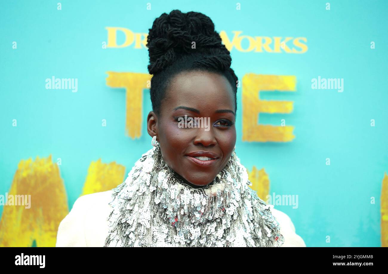 Lupita Nyong'o assiste au Gala des gros titres de 'The Wild robot' lors du 68e Festival du film de Londres BFI au Royal Festival Hall de Londres. Banque D'Images