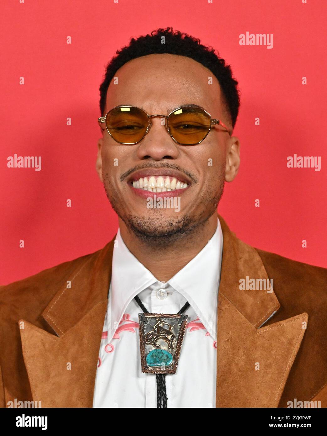 West Hollywood, États-Unis. 14 novembre 2024. Anderson. Paak arrive au classement des hommes de l'année 2024 GQ au Bar Marmont le 14 novembre 2024 à West Hollywood, CA. © Lisa OConnor/AFF-USA.com crédit : AFF/Alamy Live News Banque D'Images