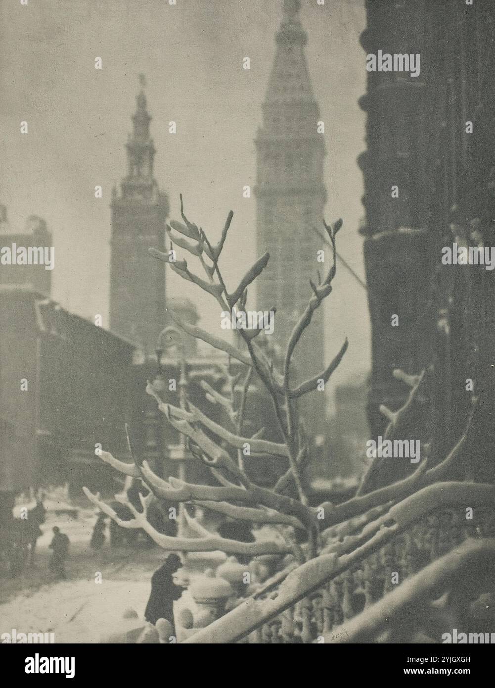 Two Towers, New York. Alfred Stieglitz ; américain, 1864-1946. Date : 1911. Dimensions : 32,9 x 25,5 cm (image) ; 40,8 x 28,2 cm (papier) ; 48,5 x 33,4 cm (monture). Héliogravure. Origine : États-Unis. Musée : Chicago Art Institute, FLORENCIA, États-Unis. Banque D'Images