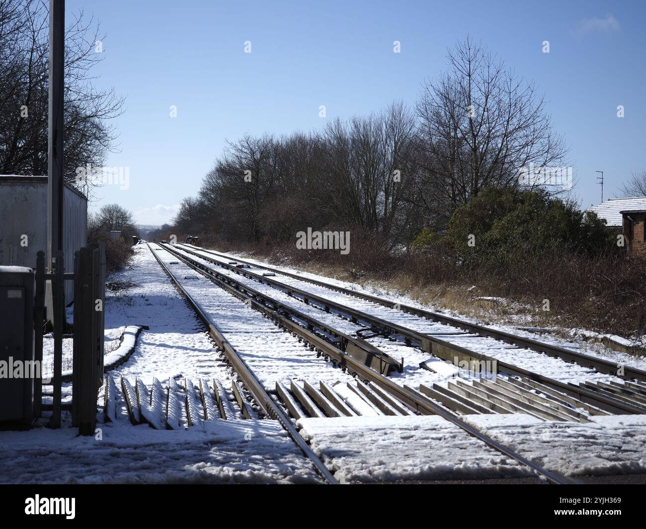 Gare de Maghull dans la neige. Scène hivernale Banque D'Images