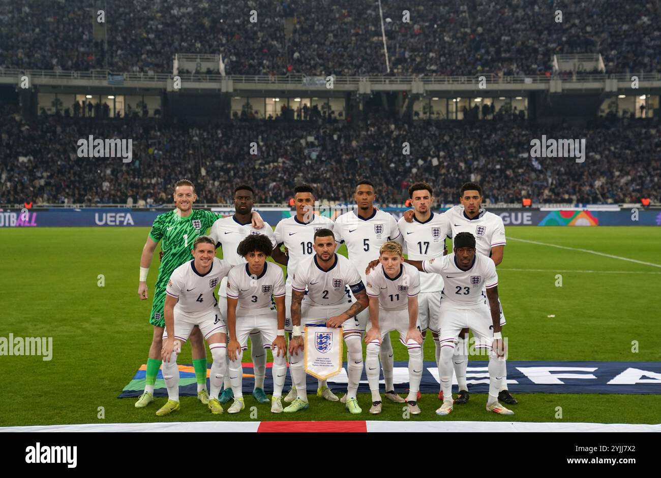 Les joueurs de l'Angleterre s'alignent, de retour de gauche à droite, Jordan Pickford, Marc Guehi, Ollie Watkins, Ezri Konsa, Curtis Jones et Jude Bellingham, première rangée à gauche, Conor Gallagher, Rico Lewis, Kyle Walker, Anthony Gordon et Noni Madueke avant le match du Groupe B2 de la Ligue des Nations de l'UEFA au stade olympique d'Athènes en Grèce. Date de la photo : jeudi 14 novembre 2024. Banque D'Images