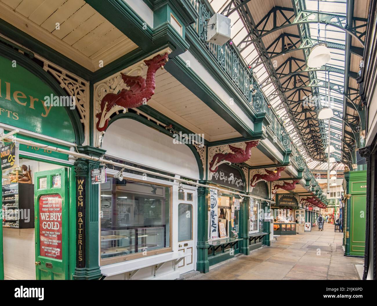 Intérieur orné du marché intérieur Kirkgate Leeds centre-ville, une partie importante du patrimoine de Leeds, West Yorkshire, Royaume-Uni. Banque D'Images