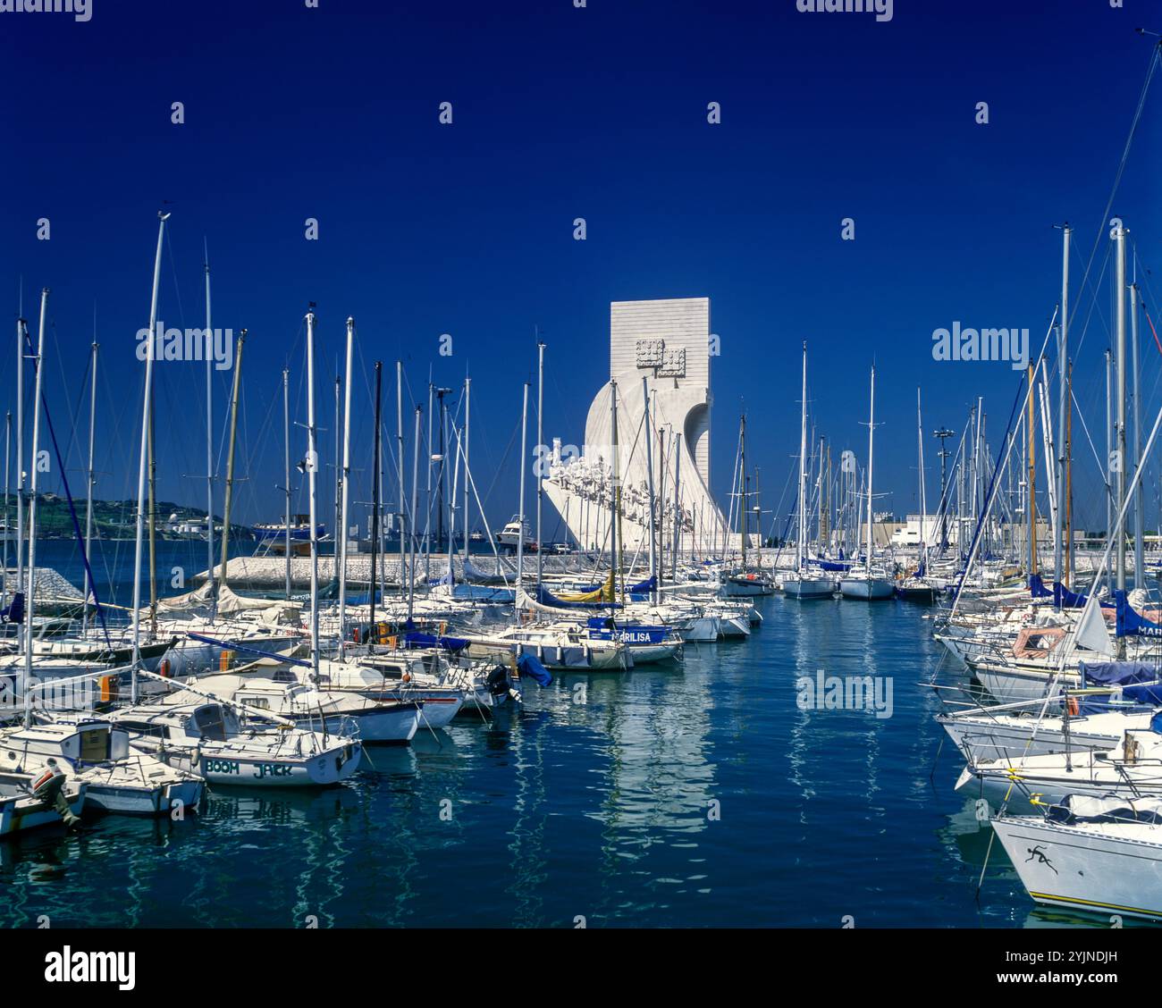 MONUMENT AUX NAVIGATEURS DÉCOUVERTES PRINCE HENRY LE NAVIGATEUR (©COTTINELLI TELMO & DE ALMEIDA 1960) LISBONNE PORTUGAL Banque D'Images