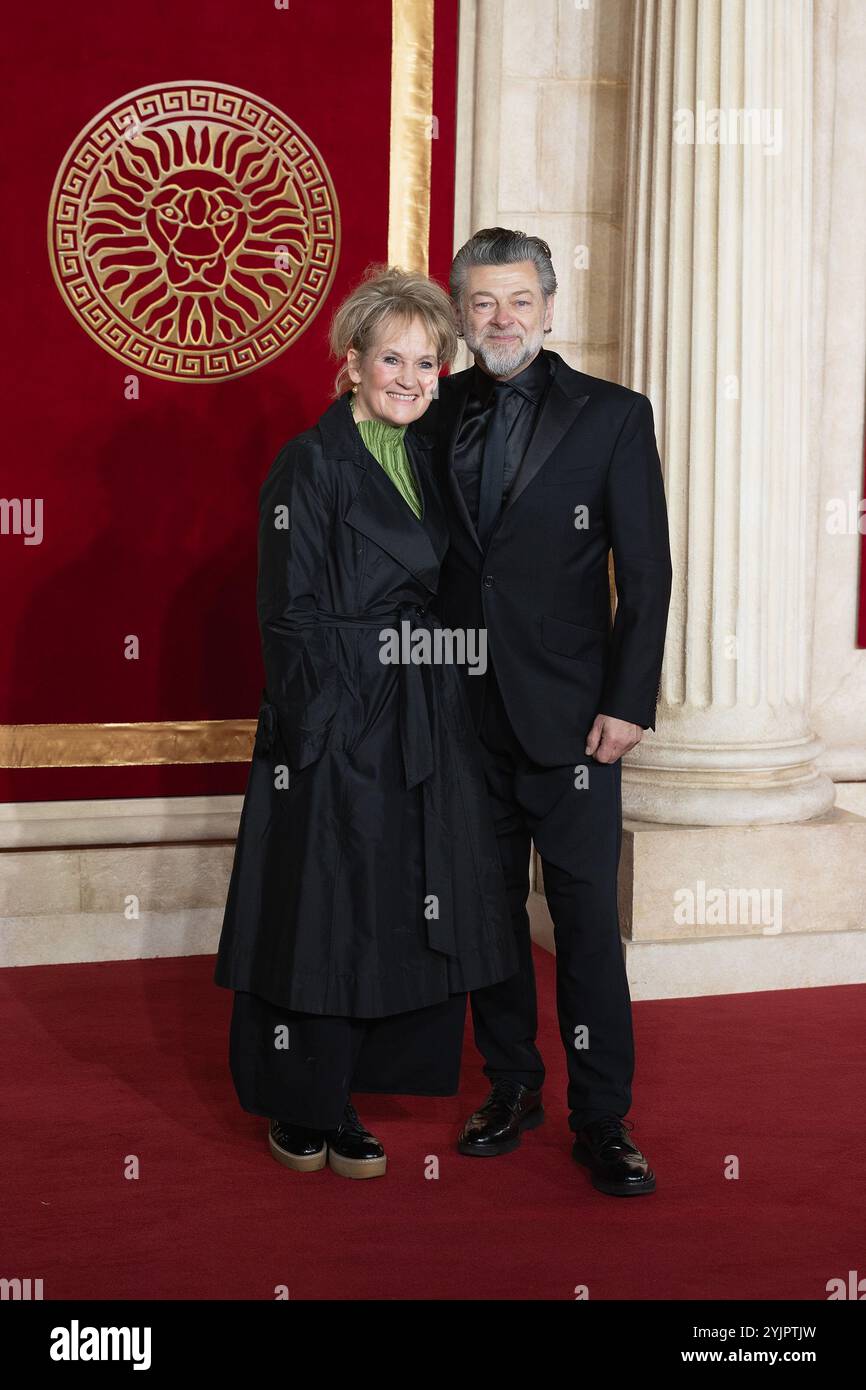 Londres, Royaume-Uni. 13 novembre 2024. Lorraine Ashbourne et Andy Serkis assistent à la première mondiale Gladiator II Red Carpet Arrivals à Leicester Square, le 13 novembre 2024 à Londres, Angleterre, Royaume-Uni. Crédit : S.A. / Alamy Live News Banque D'Images