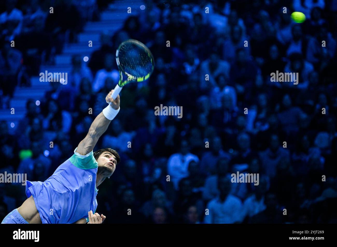 Inalpi Arena, Turin, Italie. 15 novembre 2024. Nitto ATP finals 2024 jour 6 ; Carlos Alcaraz d'Espagne en action contre Alexander Zverev d'Allemagne crédit : action plus Sports/Alamy Live News Banque D'Images