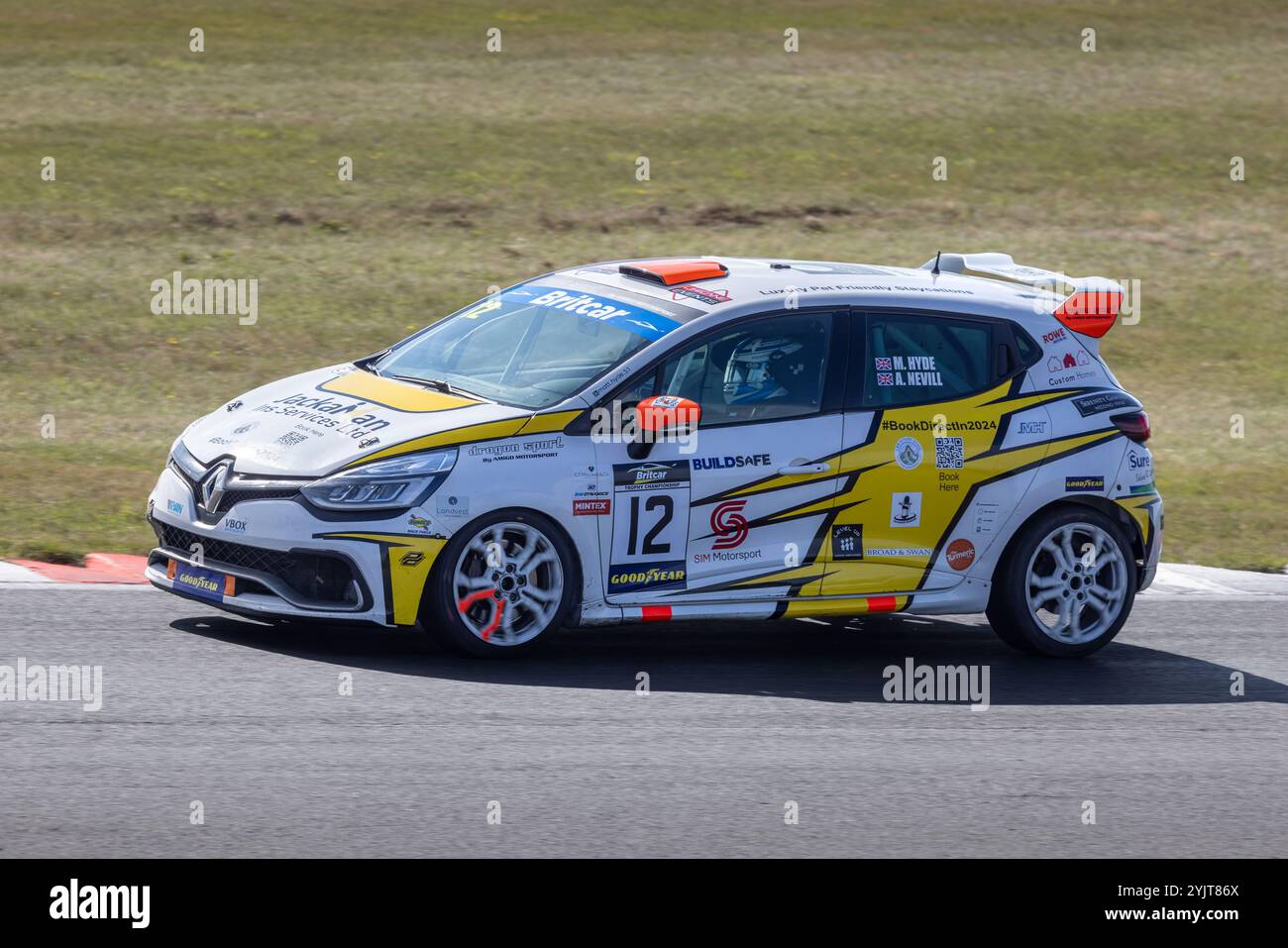 Travis Coyne / Alex Nevill dans la Renault Clio Cup Gen 4 de Dragon Sport lors de la course Britcar Trophy Championship 2024 à Snetterton, Norfolk, Royaume-Uni. Banque D'Images