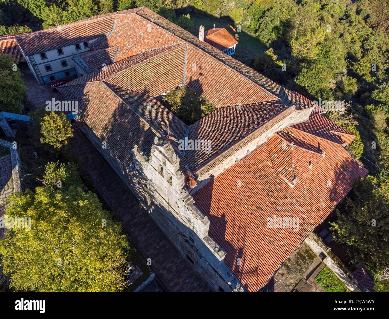 Sanctuaire royal de Montesclaros, région de Valdeprado del Río, réservoir de l'Èbre, Cantabrie, Espagne Banque D'Images