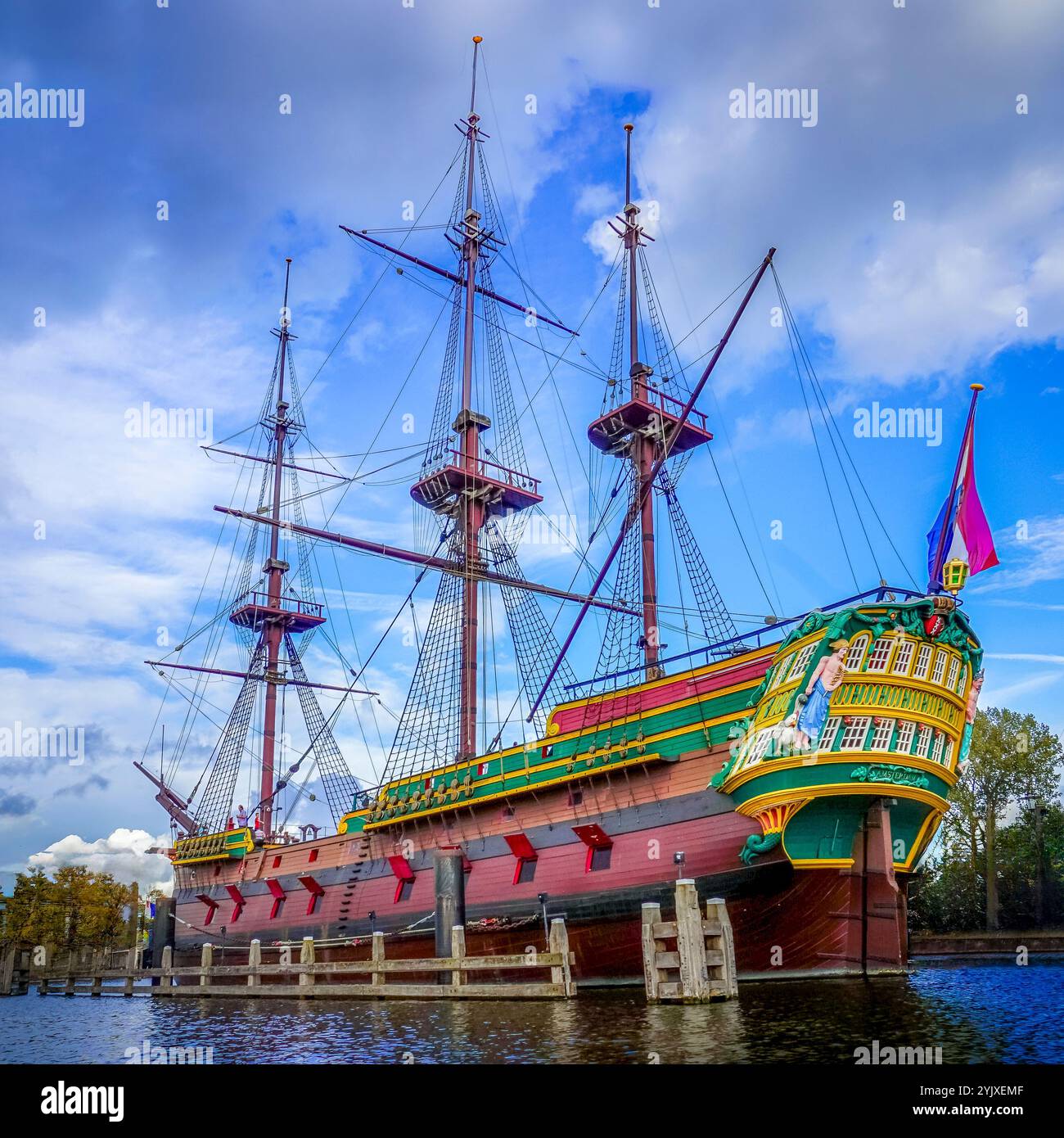 Réplique grandeur nature du navire Amsterdam du VIIIe siècle de la VOC, Compagnie néerlandaise des Indes orientales, construit en 1990 et amarré au Musée maritime d'Amsterdam Banque D'Images